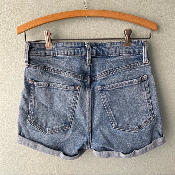 Old Navy | O.G. Short High Rise Medium Wash Cuffed Hem Jean Shorts - Picture 2 of 5